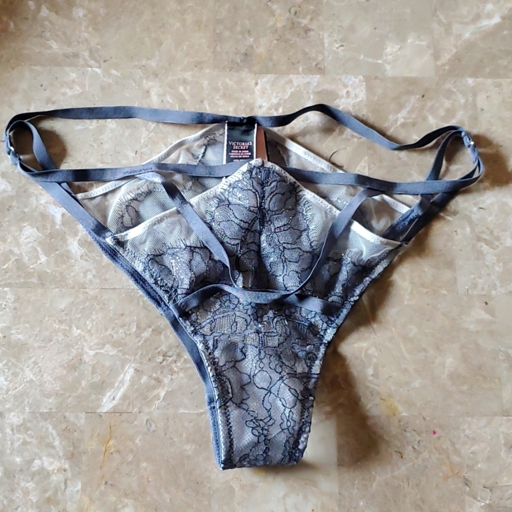 NWT cute cut out panties